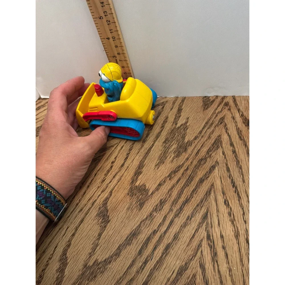 Vintage Unisex Sesame Street Cookie Monster Bulldozer Toy OS‎ Yellow Blue